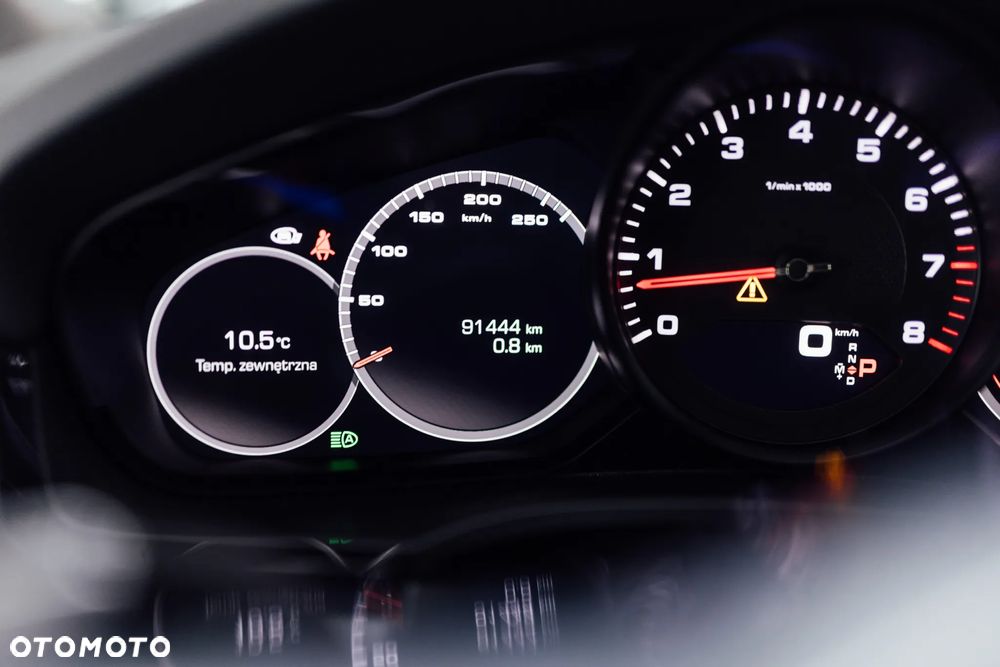 Porsche Cayenne Standard - 29