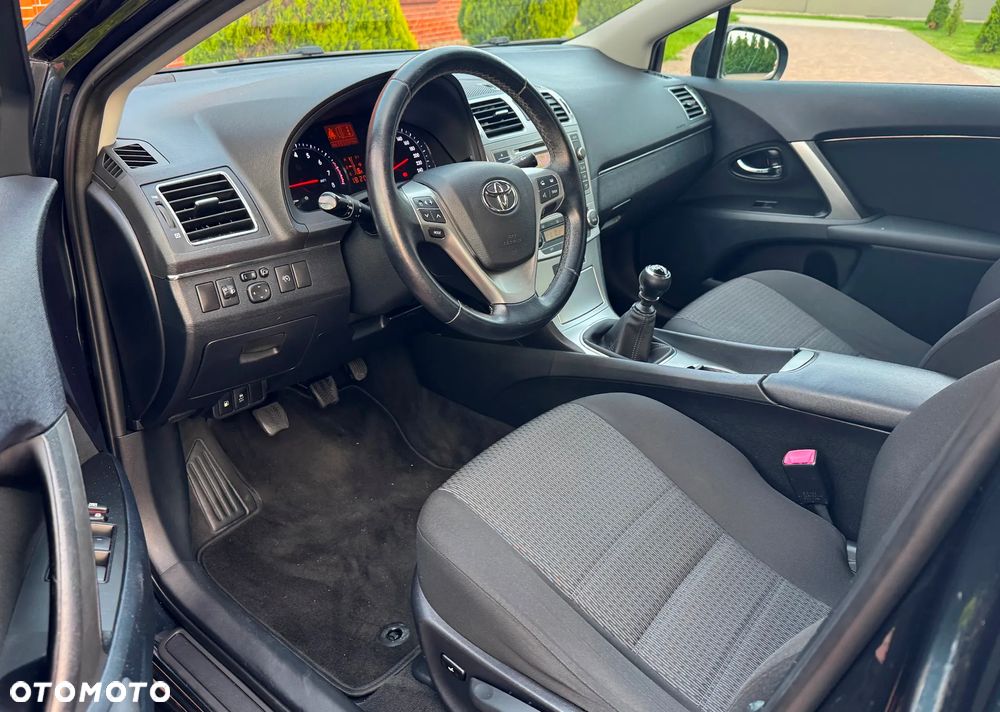 Toyota Avensis 1.6 Premium - 2