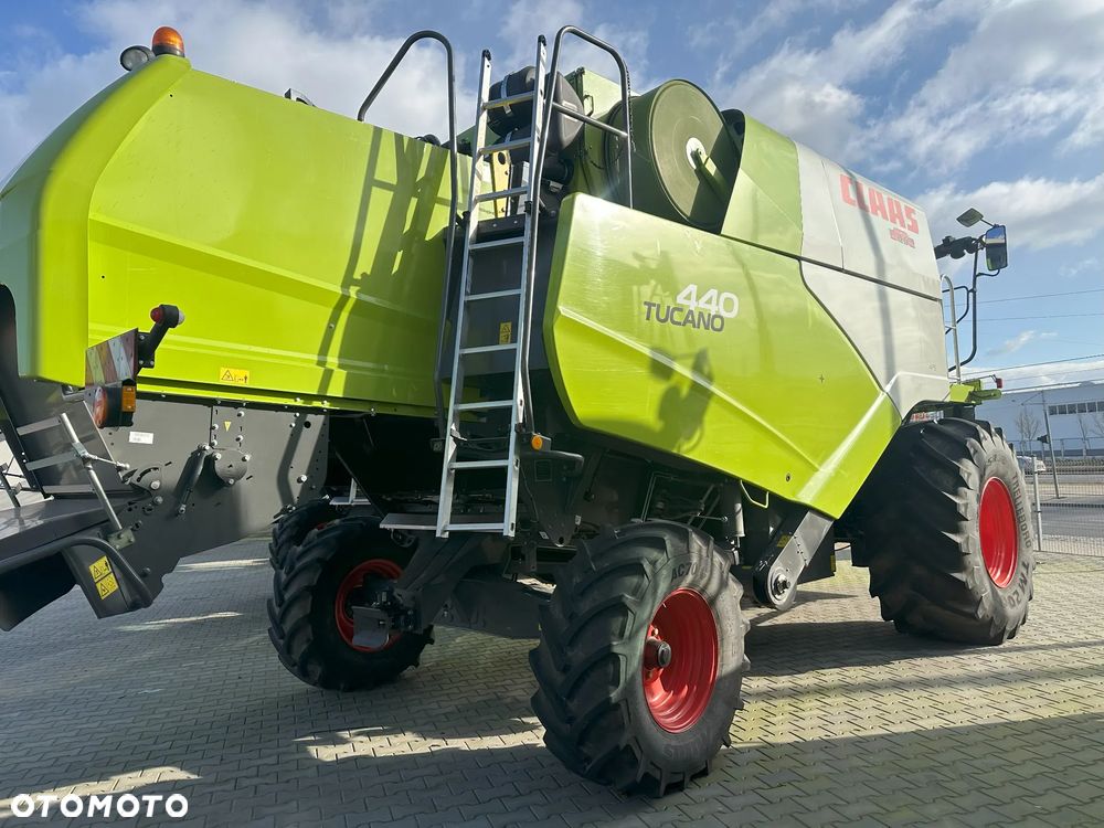 Claas TUCANO 440 - 6