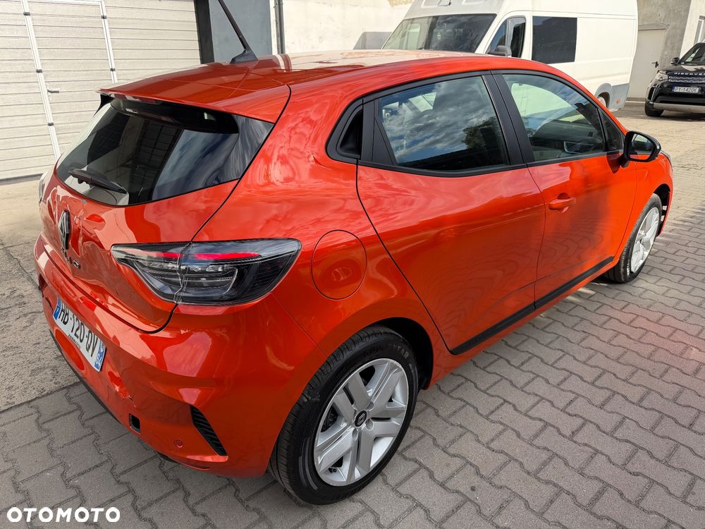 Renault Clio - 32