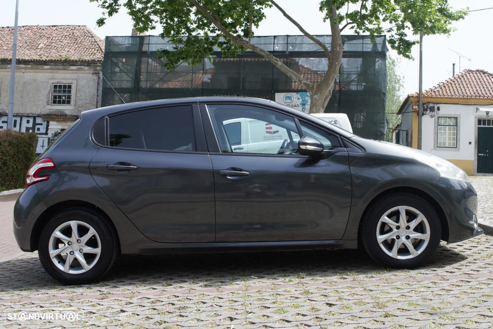 Peugeot 208 1.4 HDi Allure - 4