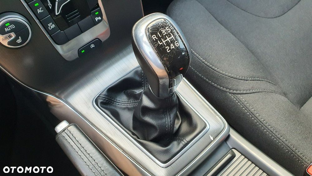 Volvo V40 D2 Kinetic - 25