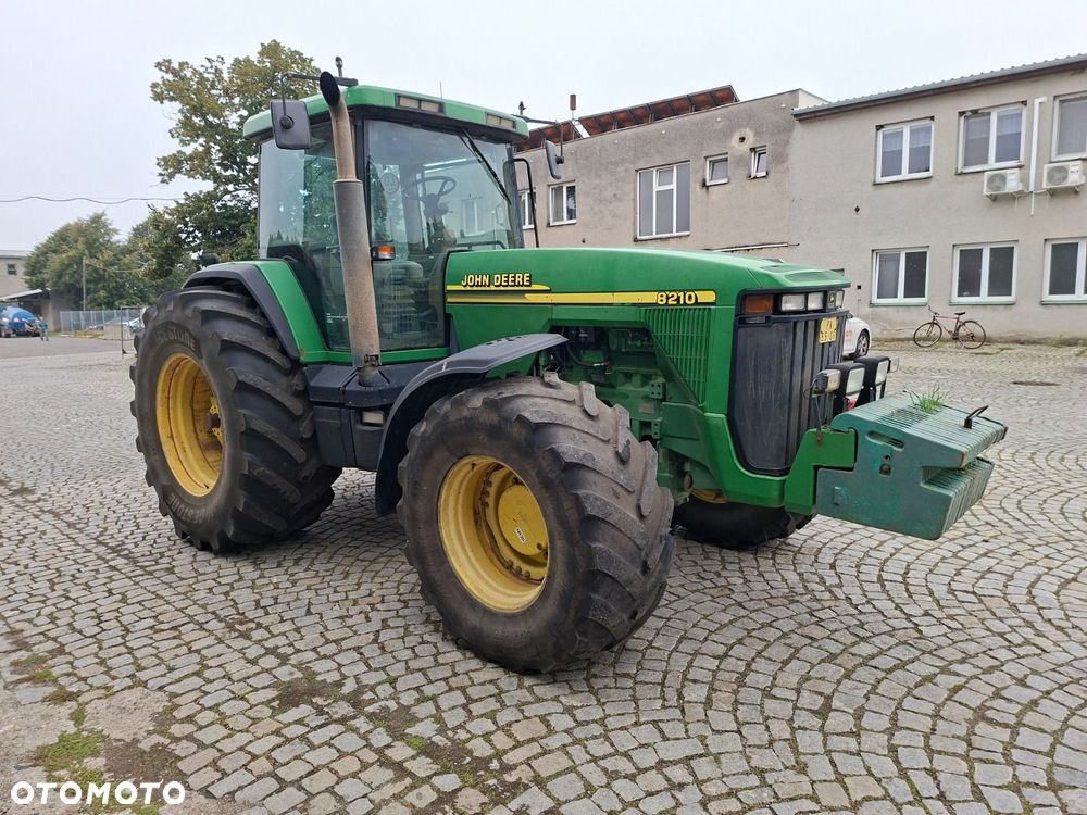 John Deere 8210 4X4 - 3
