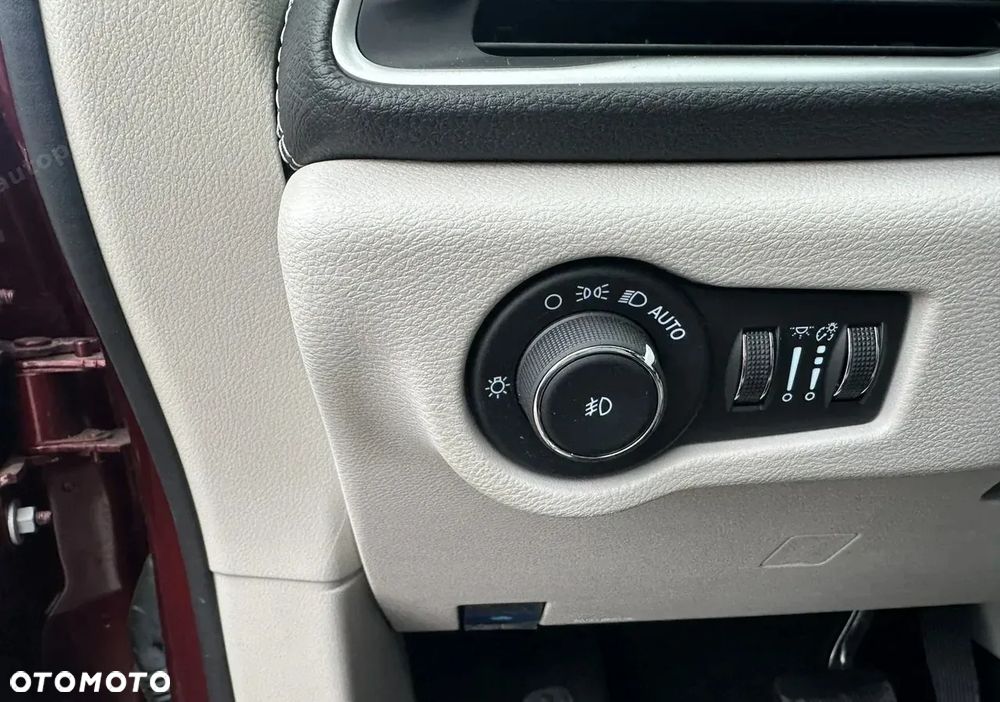 Chrysler Pacifica - 17