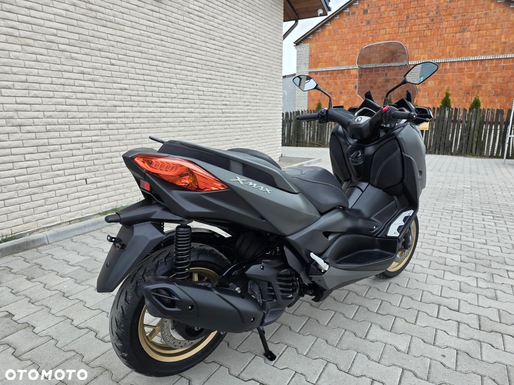 Yamaha X-max - 10