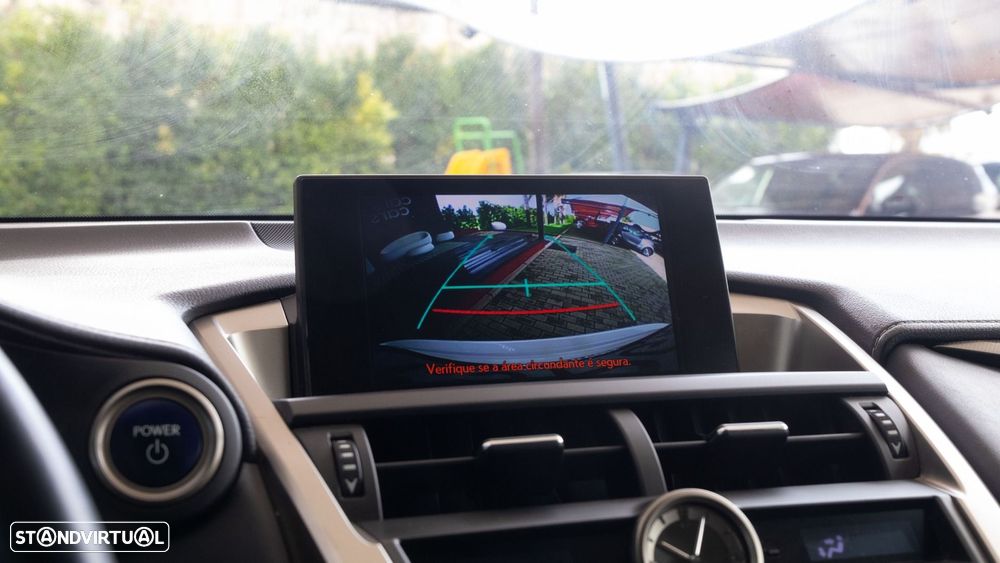 Lexus NX 300h Executive - 8