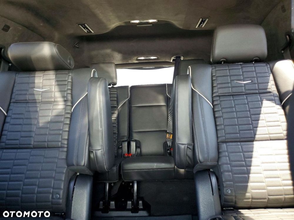 Cadillac Escalade - 9