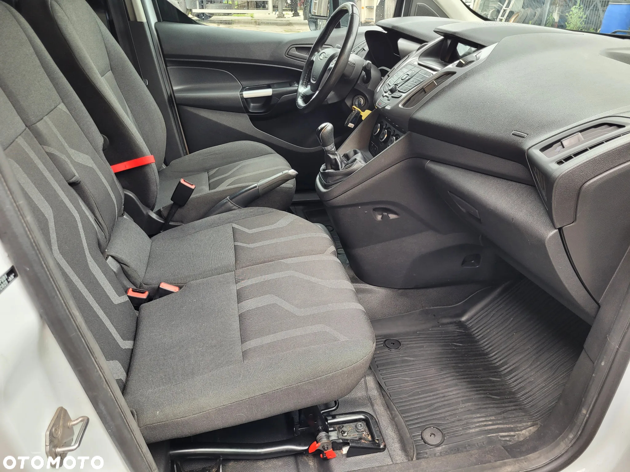 Ford Transit Connect - 12