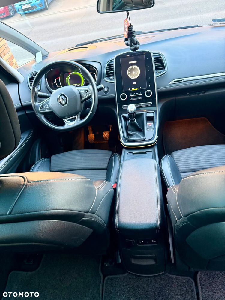 Renault Scenic 1.6 dCi Bose - 11