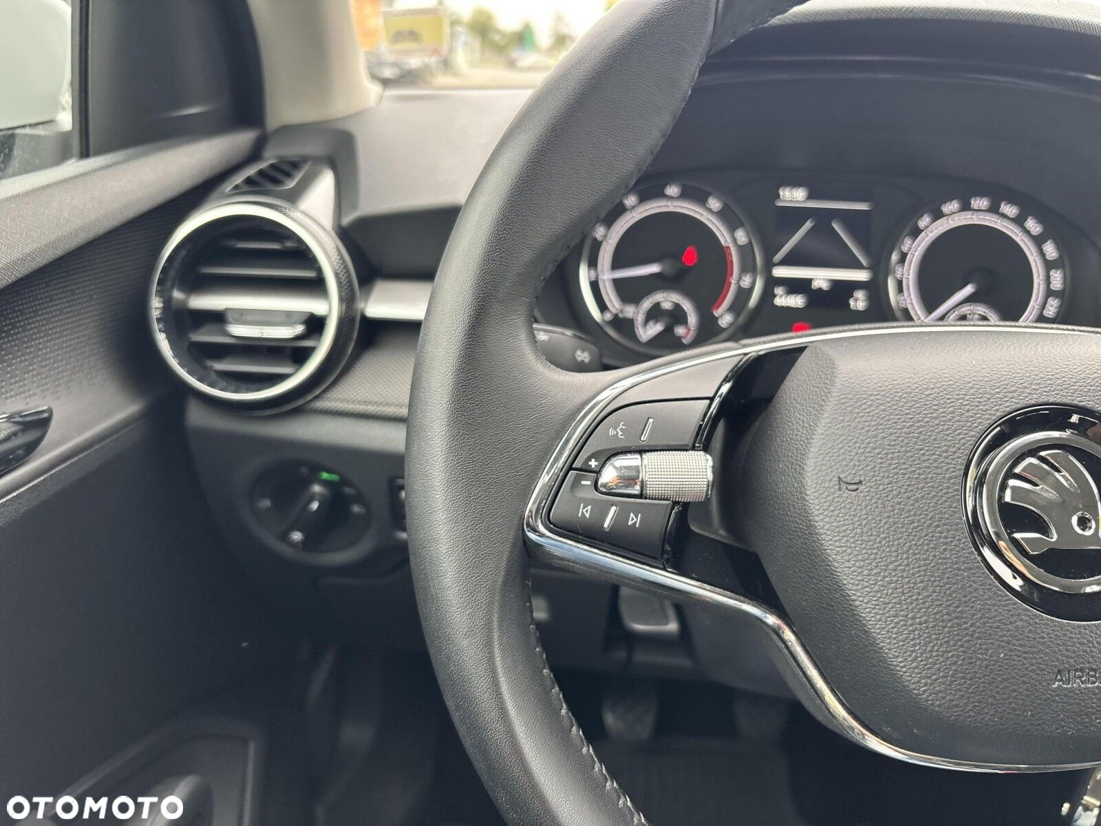 Skoda Fabia 1.0 TSI Ambition - 11