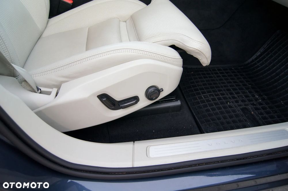 Volvo XC 60 T5 AWD Geartronic Inscription - 19