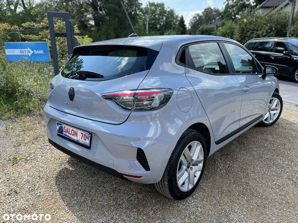 Renault Clio - 11