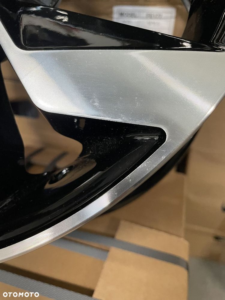 4x Felgi m.in. do RENAULT Fluence Kadjar Koleos Megane 3 Laguna 3 - B5168 - 4