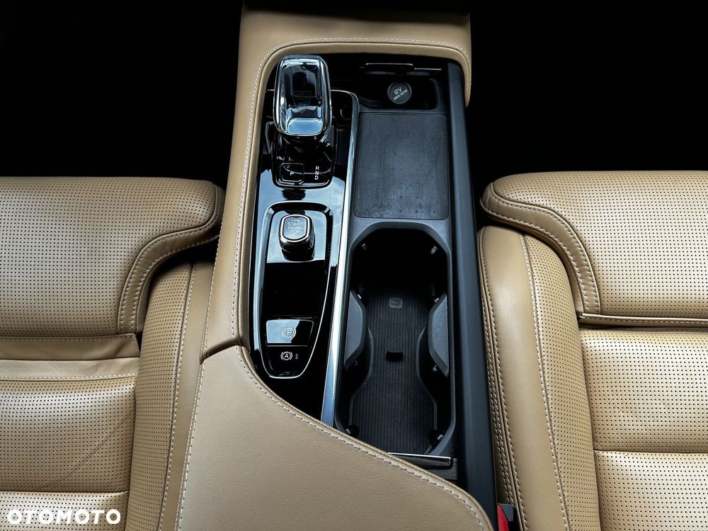Volvo V90 Cross Country - 16