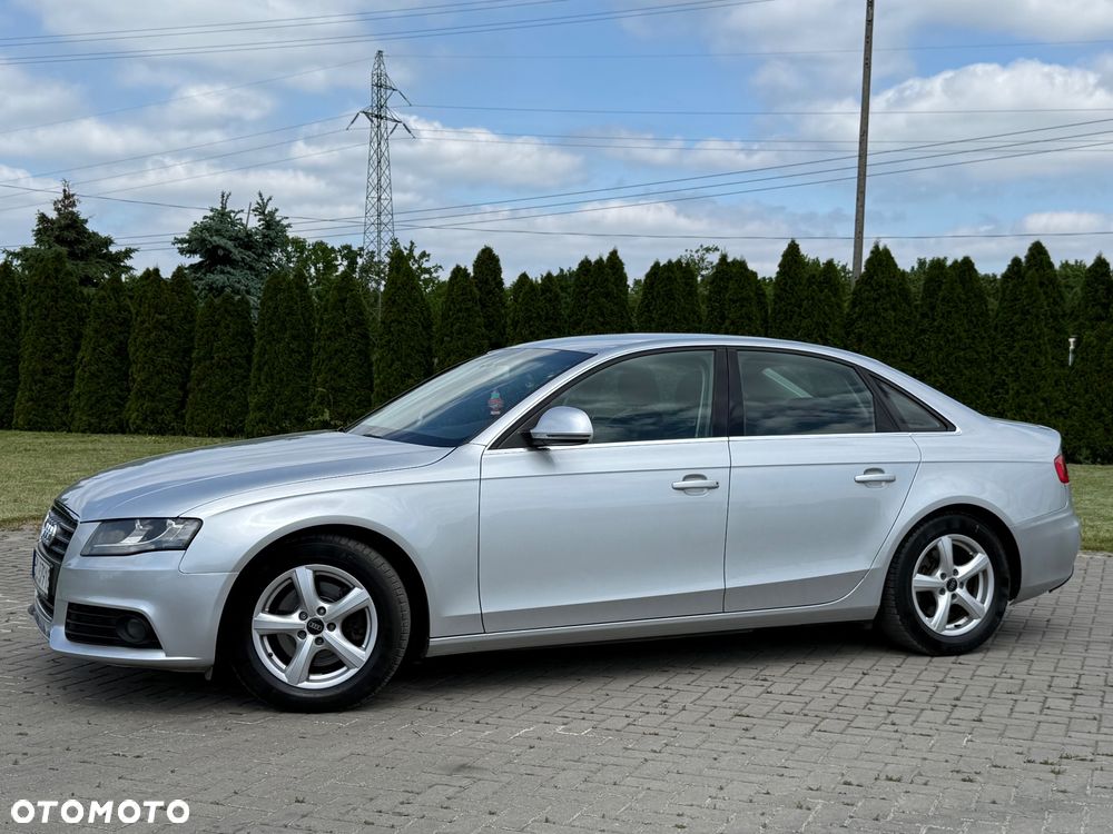 Audi A4 Limousine - 4