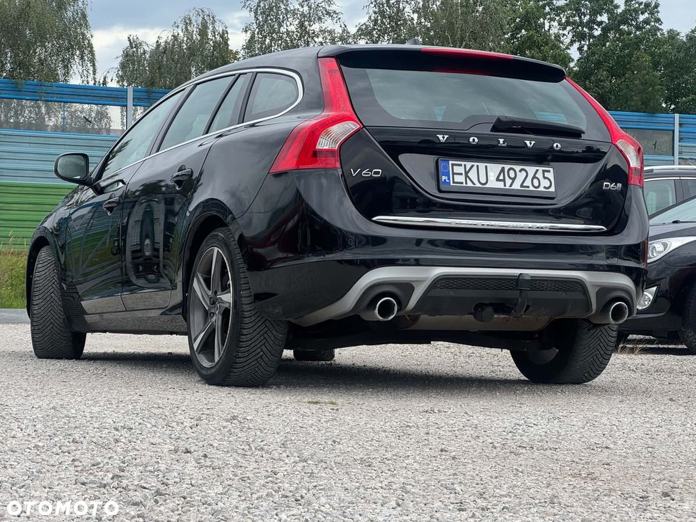 Volvo V60 D6 AWD Plug-in Hybrid R-Design Momentum - 18