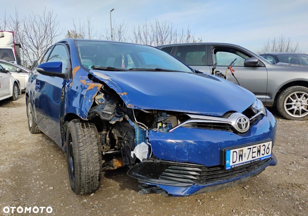 Toyota Auris - 2