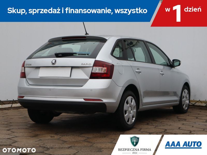 Skoda RAPID - 7