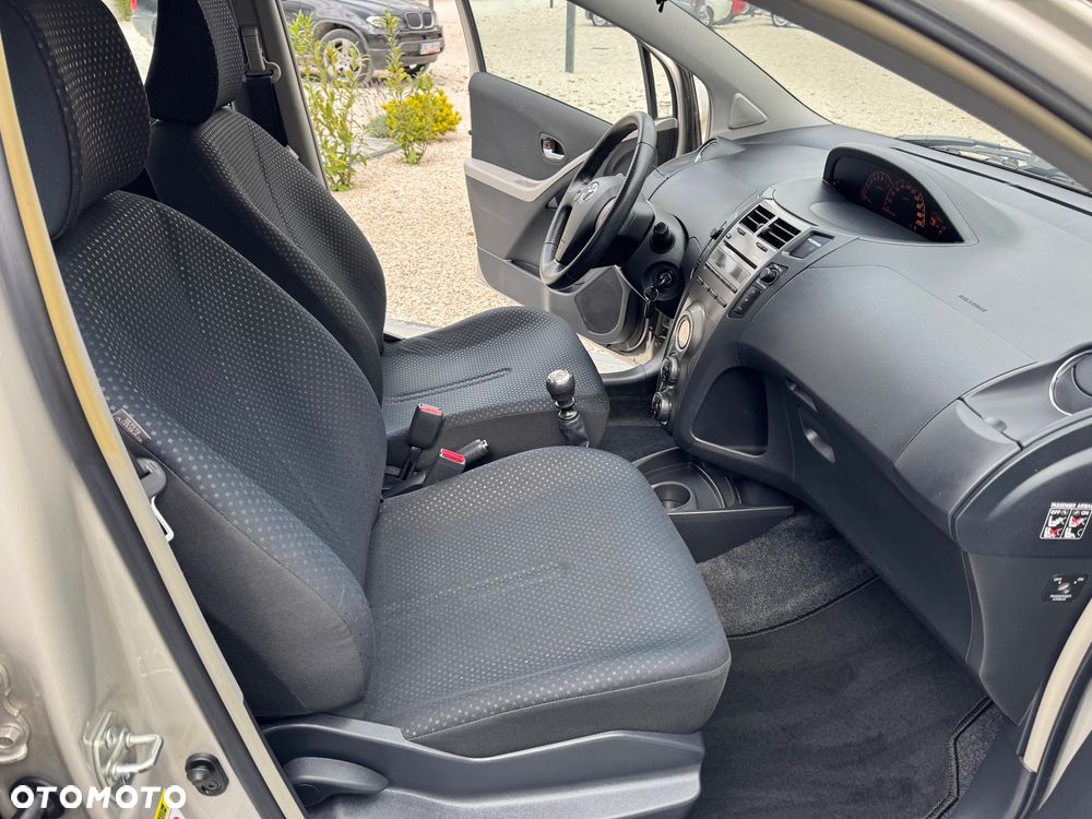 Toyota Yaris 1.33 Prestige - 23