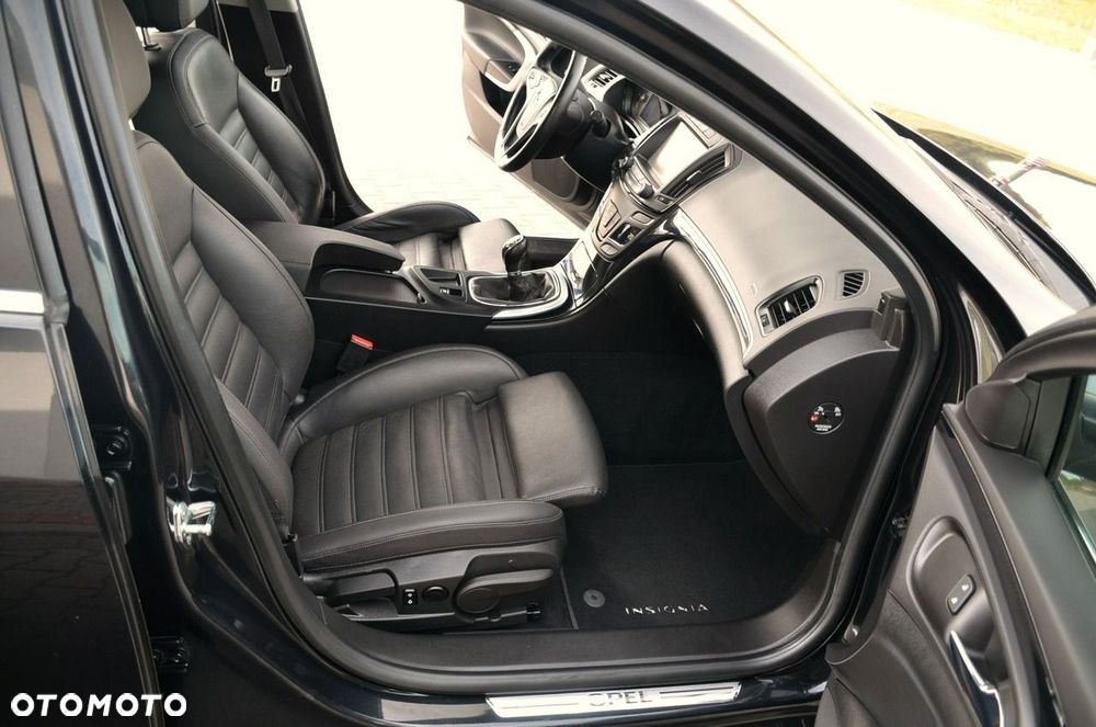 Opel Insignia - 22