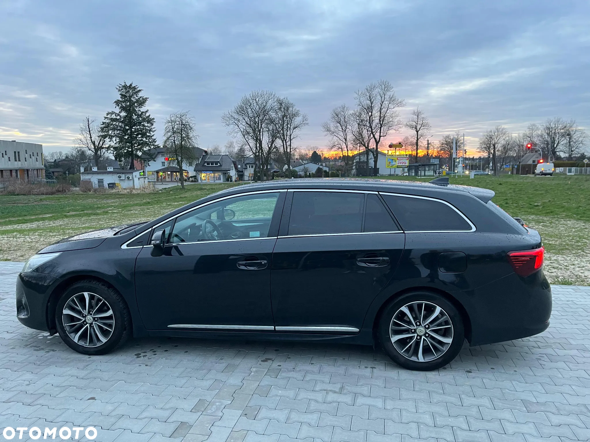 Toyota Avensis 1.8 Prestige MS - 19