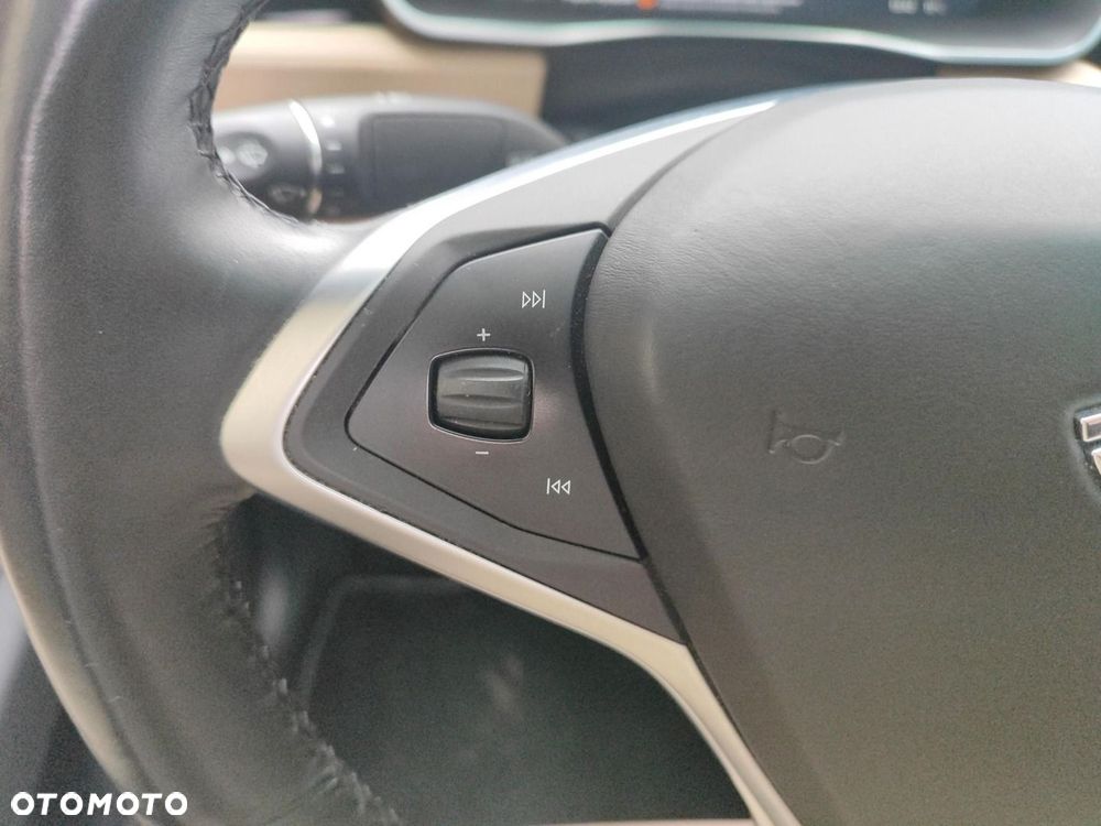 Tesla Model X 90 D - 19