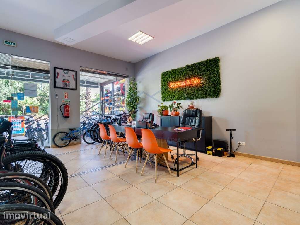 Trespasse na Praia da Rocha - Rent-a-Bike & Rent-a-Scooter em funci... - Grande imagem: 3/14