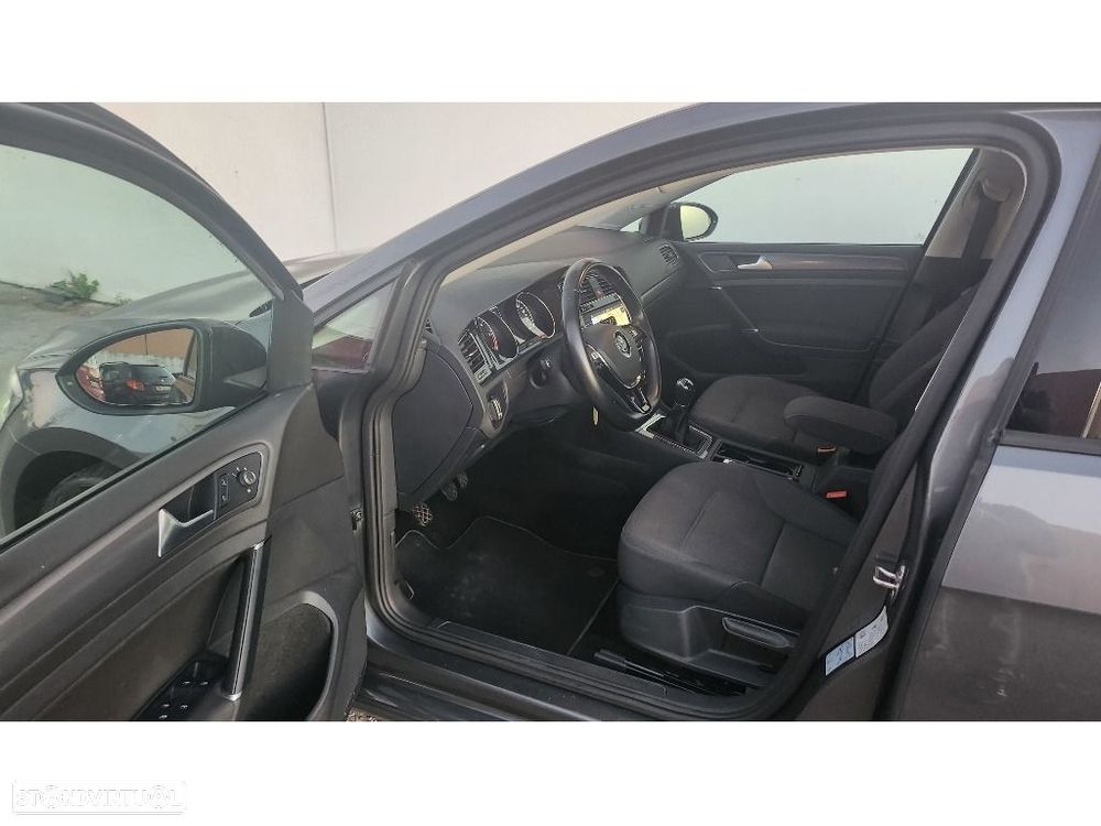 VW Golf Variant 1.6 TDi Confortline - 4