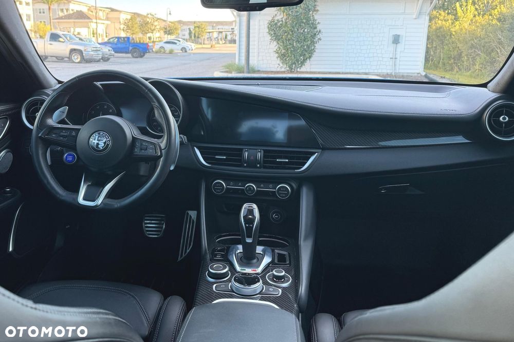 Alfa Romeo Giulia 2.0 Turbo 16V AT8-Q4 Veloce Ti - 14