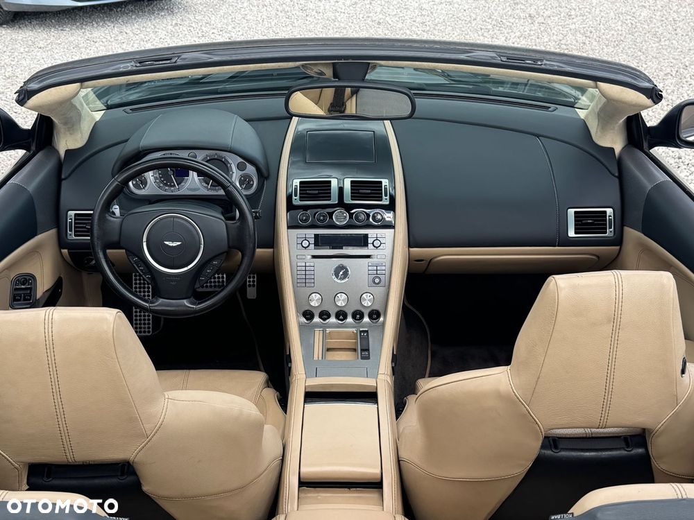 Aston Martin DB9 - 25