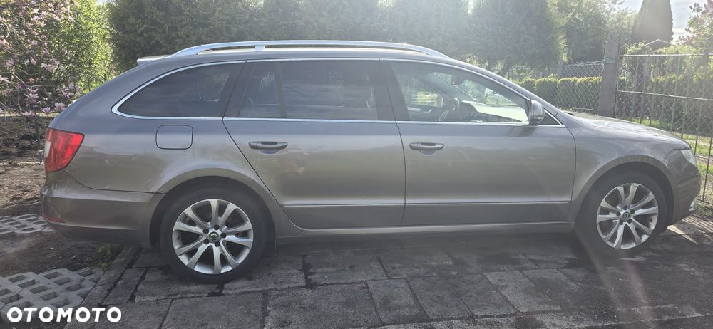 Skoda Superb 2.0 TDI DSG Comfort - 4