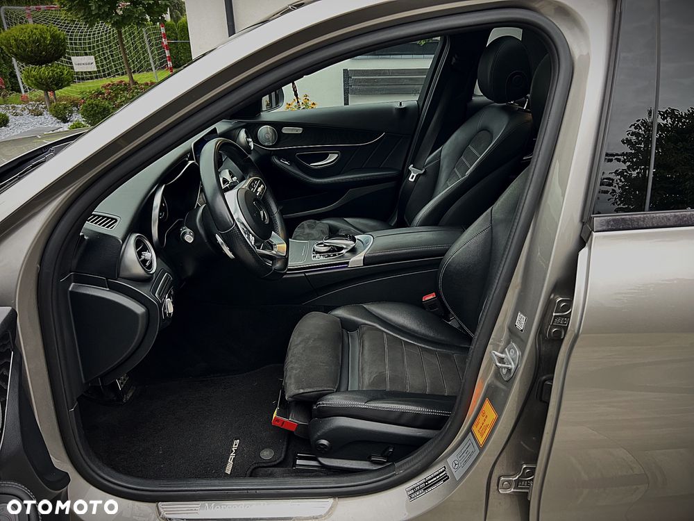Mercedes-Benz Klasa C 200 4Matic 9G-TRONIC - 23