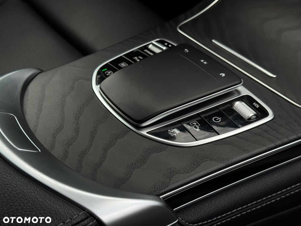 Mercedes-Benz GLC 200 d 4Matic 9G-TRONIC Exclusive - 27