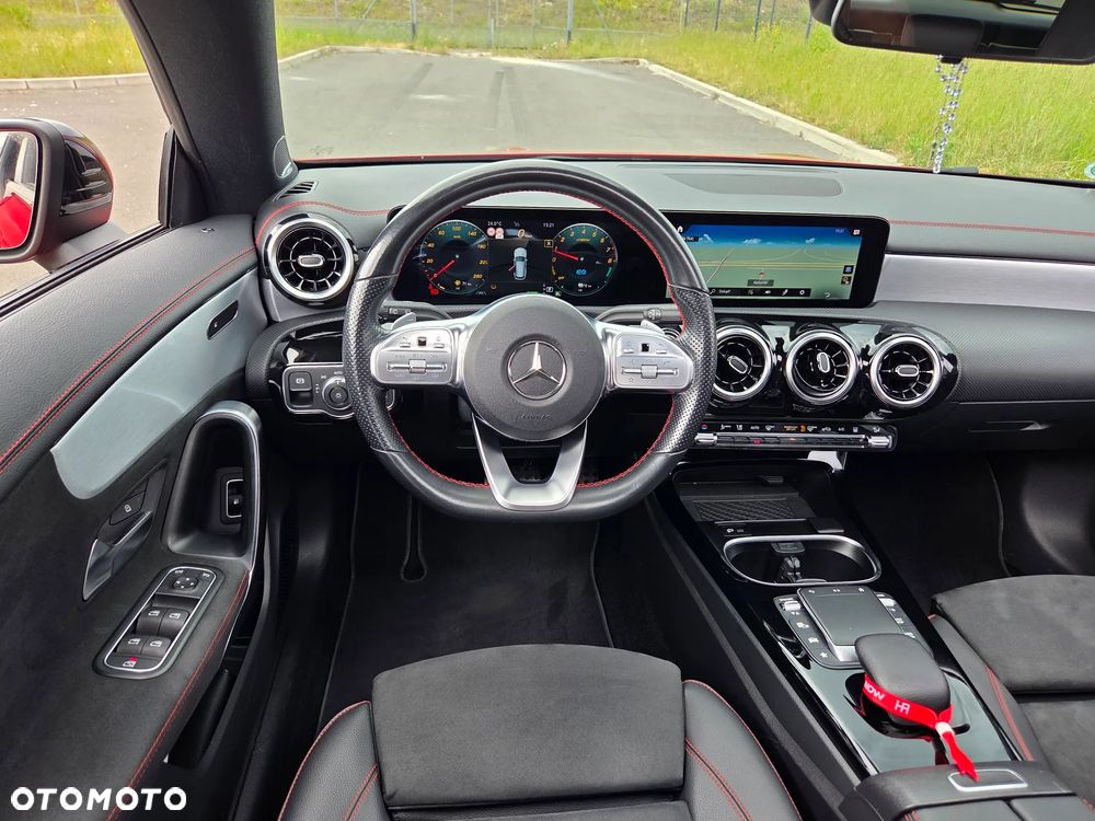 Mercedes-Benz CLA 250 e 8G-DCT AMG Line - 16