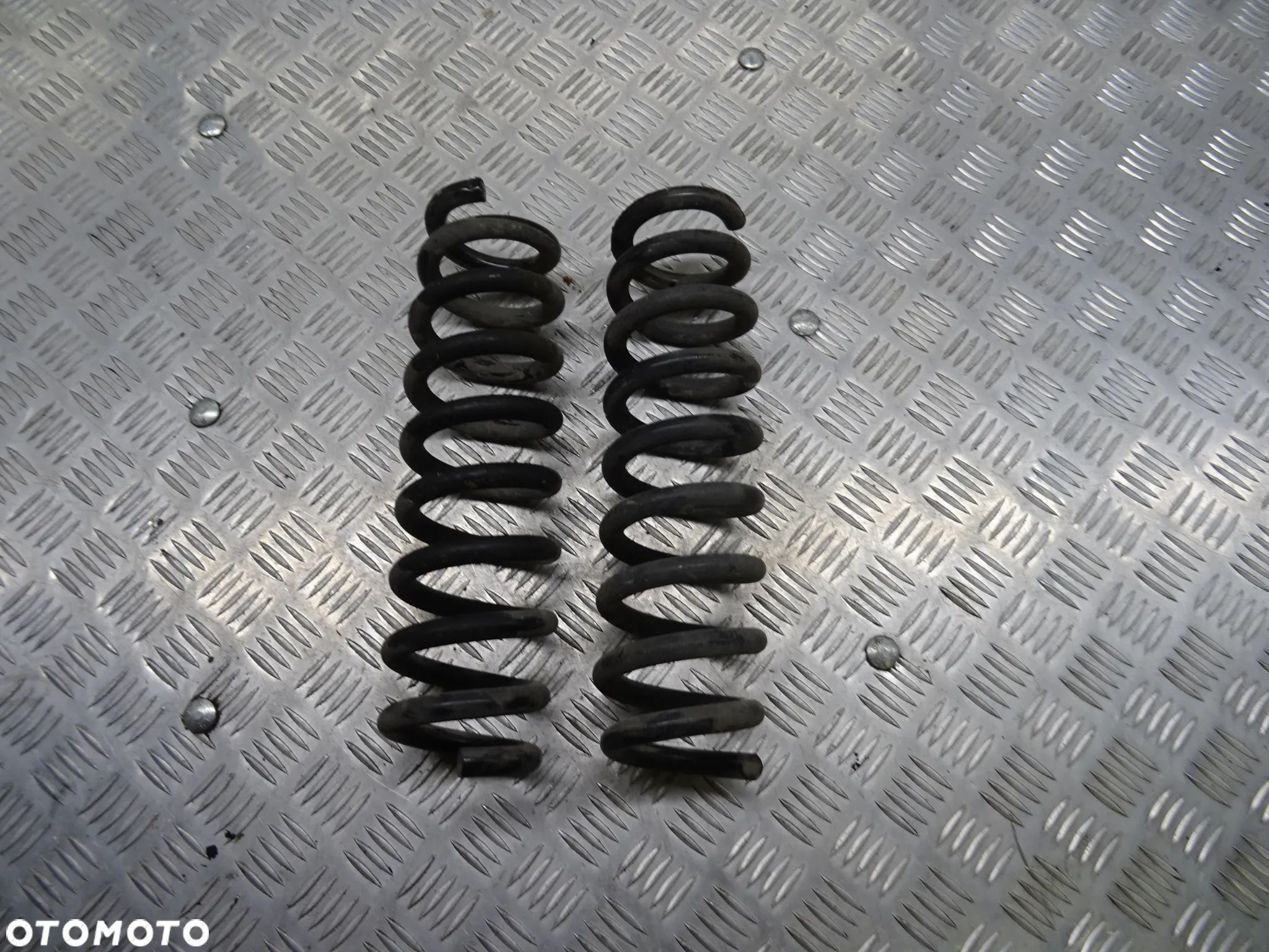 BMW X1 E84 LIFT 12-15 18I SPRĘŻYNY TYŁ TYLNE - 1