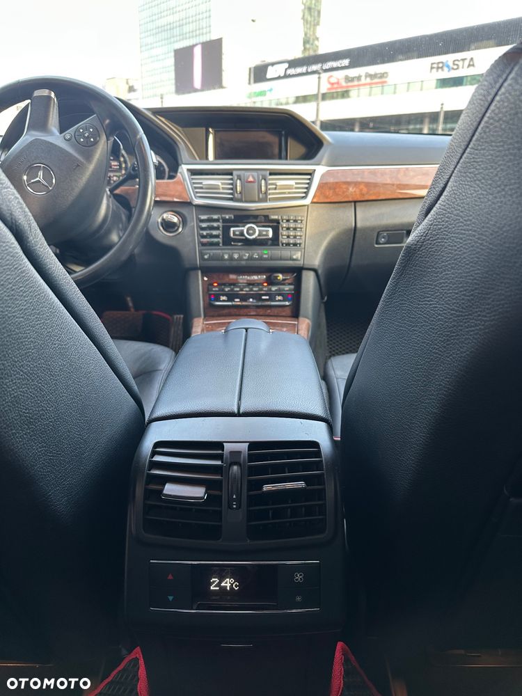 Mercedes-Benz Klasa E 250 CGI BlueEFFICIENCY 7G-TRONIC Elegance - 4