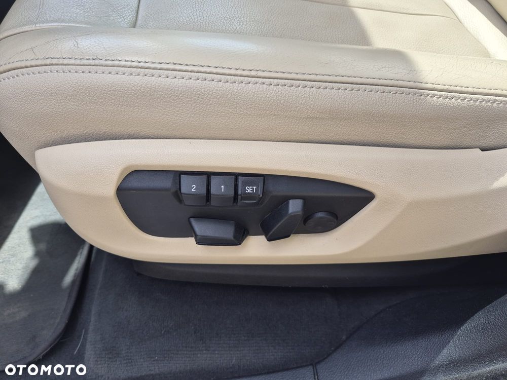 BMW X5 xDrive35i - 25