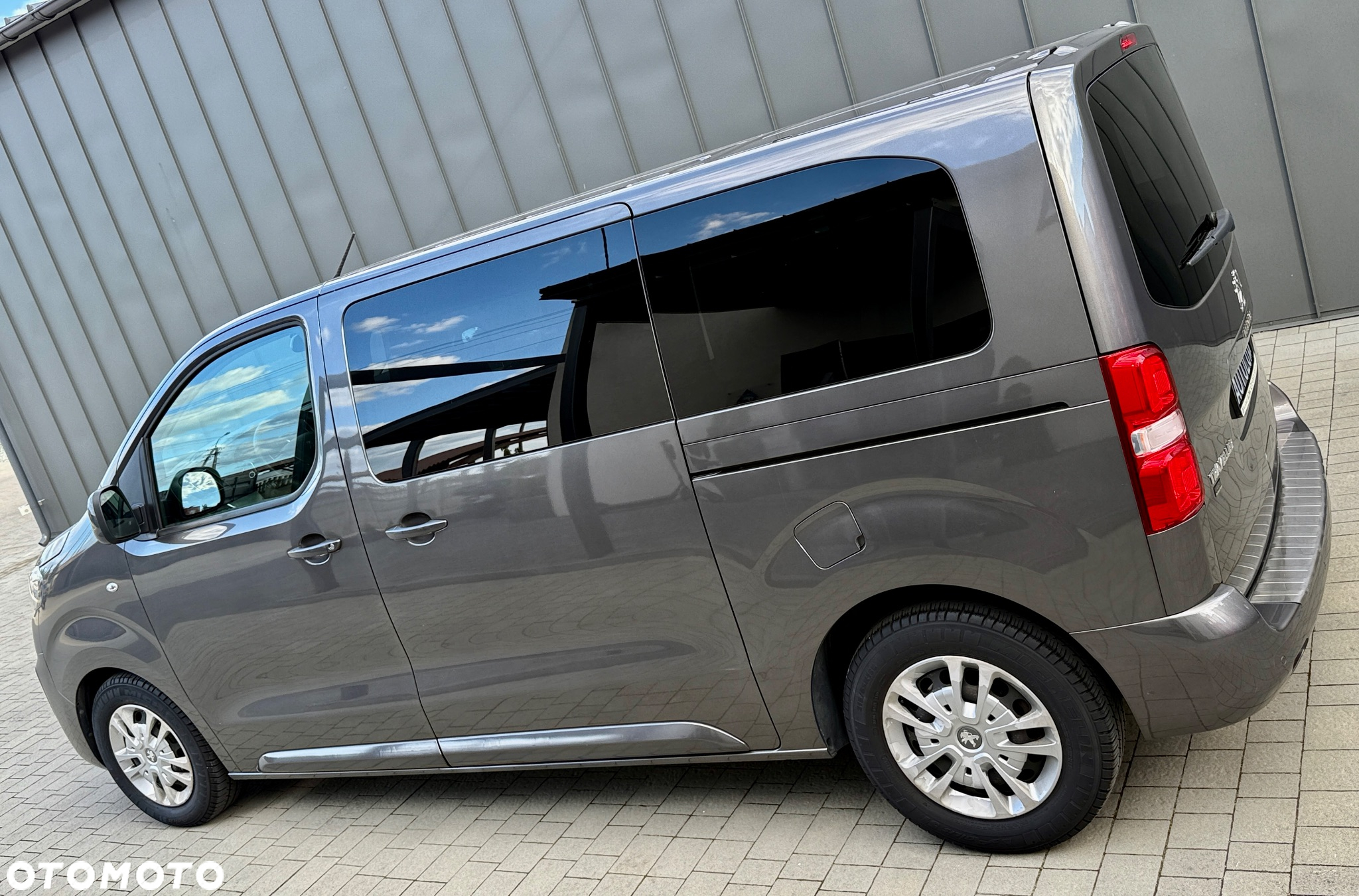 Peugeot Traveller 2.0 BlueHDi Standard Active - 25