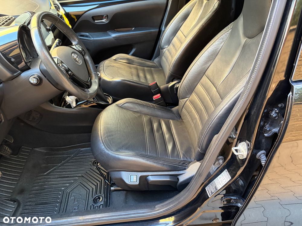 Toyota Aygo x-clusiv - 23