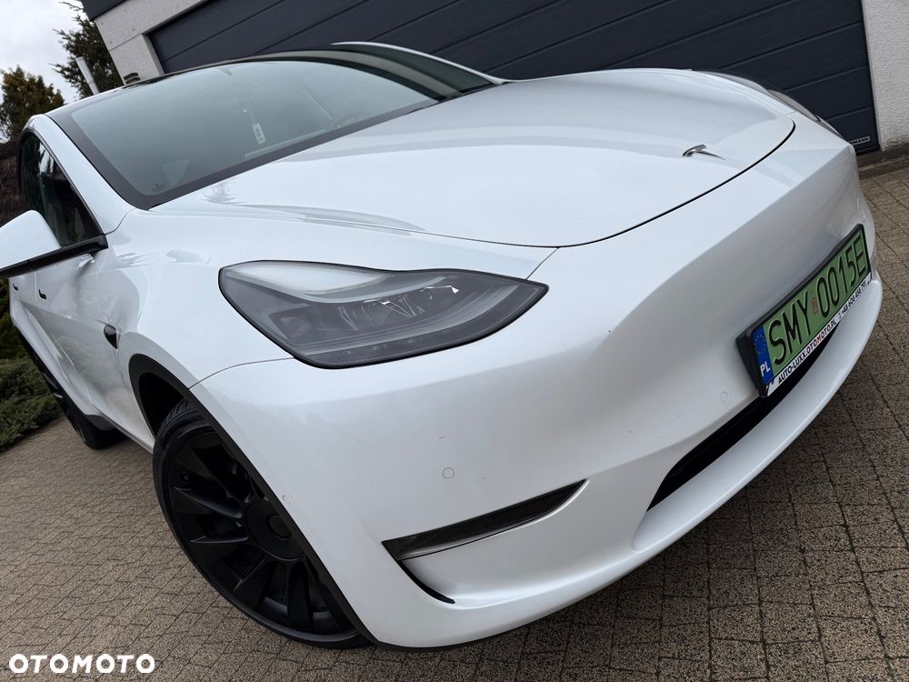 Tesla Model Y Long Range AWD - 2