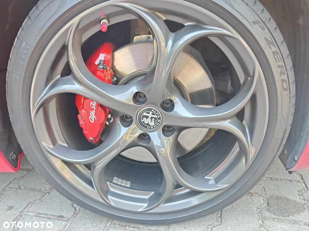 Alfa Romeo Giulia 2.0 Turbo Tributo Italiano Q4 - 11
