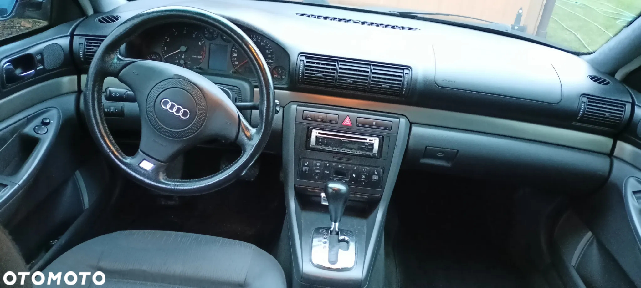 Audi A4 2.4 Tiptronic - 12