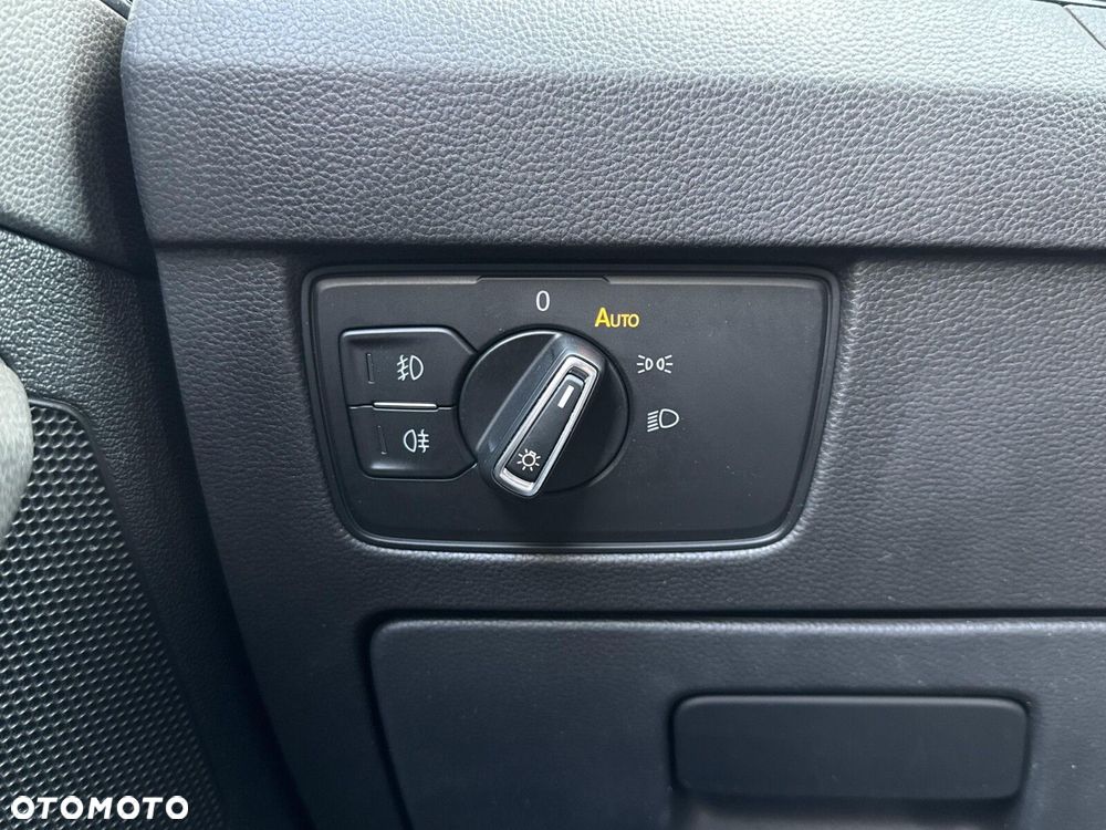 Volkswagen Passat Variant 2.0 TDI SCR Elegance DSG - 20