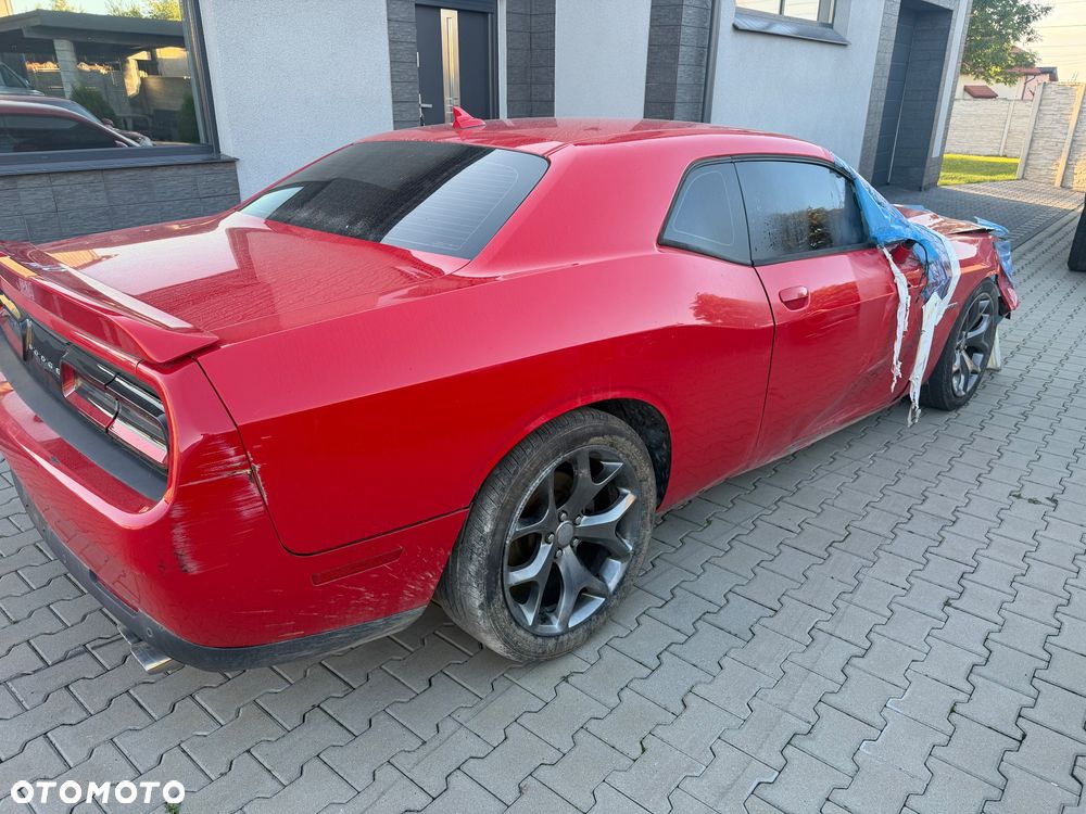 Dodge Challenger - 8