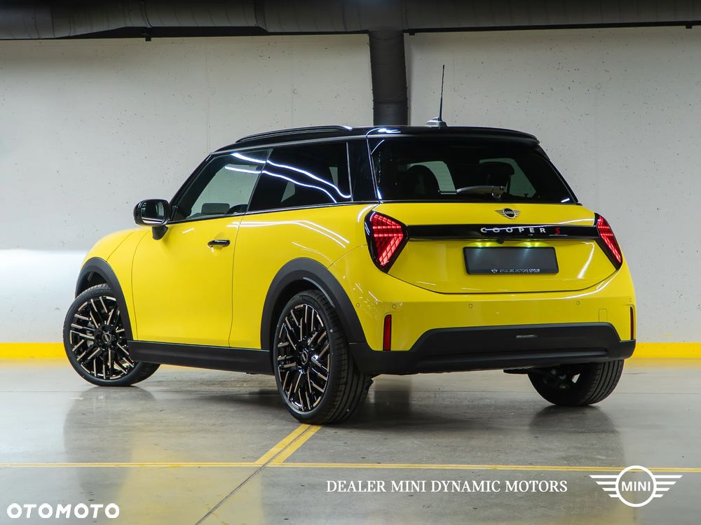 MINI Cooper S Favoured Trim - 6
