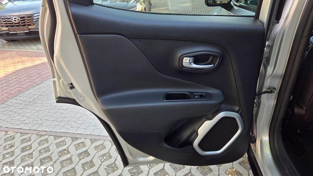 Jeep Renegade 1.4 MultiAir Limited - 29