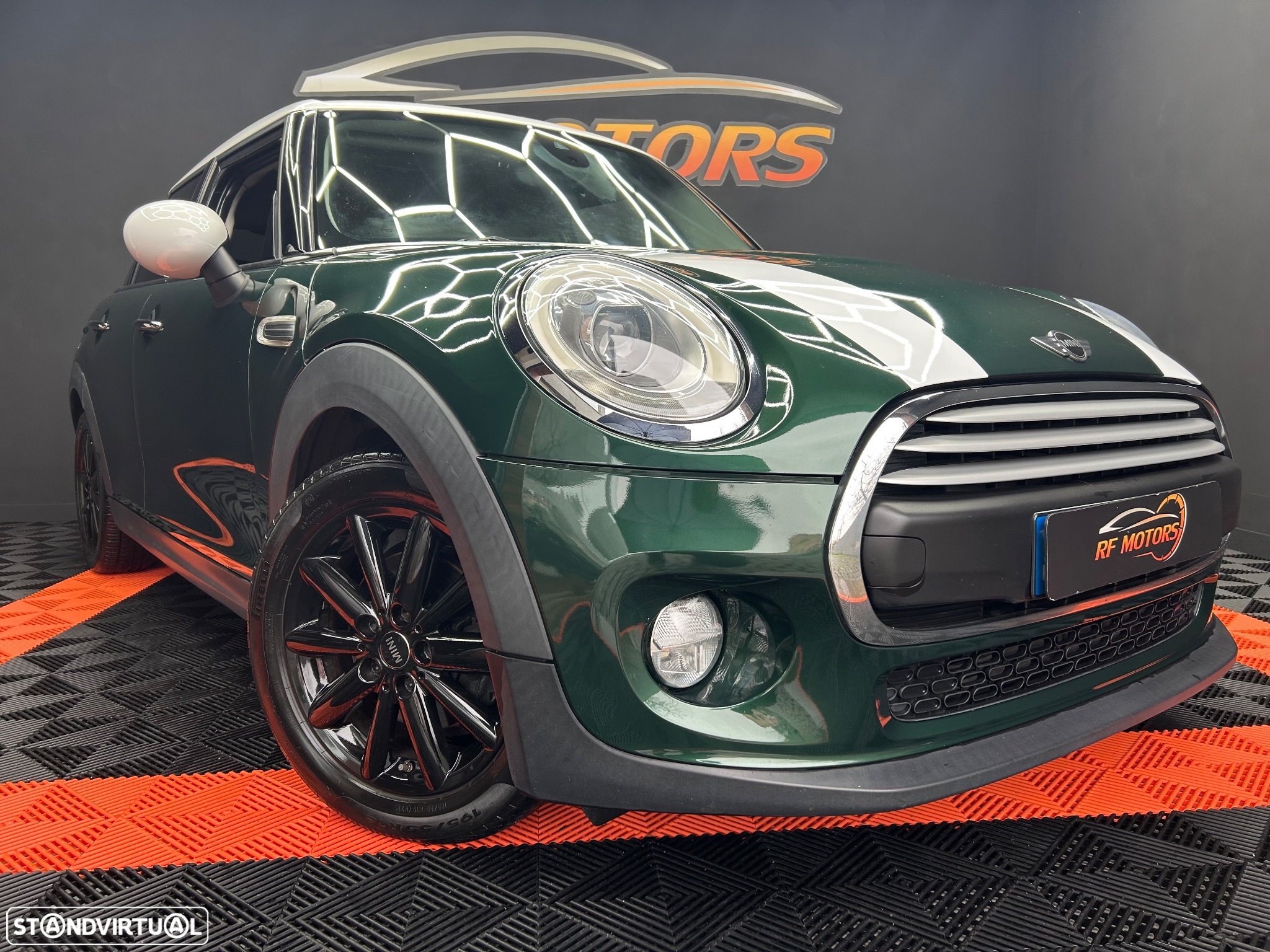 MINI 5 Portas Cooper D Auto - 17