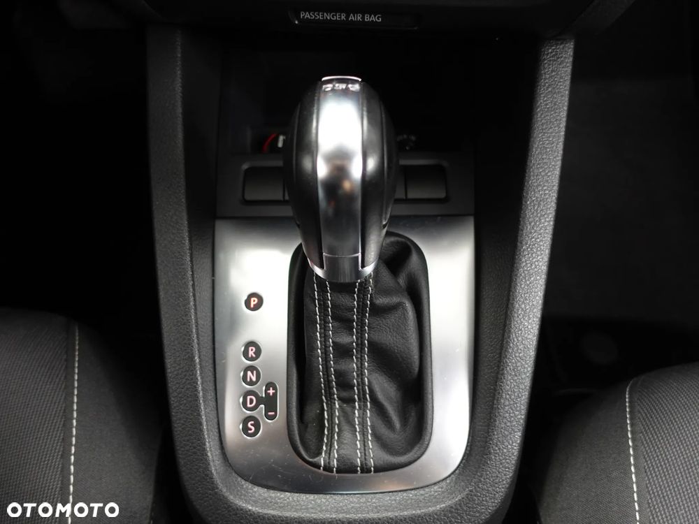 Volkswagen Jetta 1.4 TSI DSG Match - 34