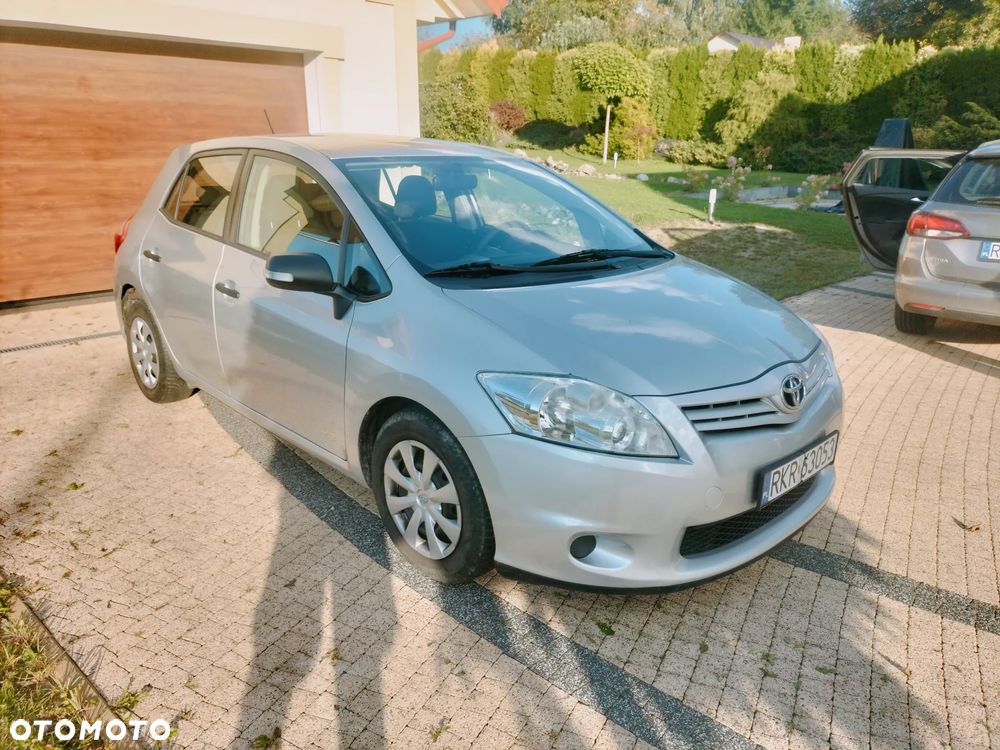 Toyota Auris - 2