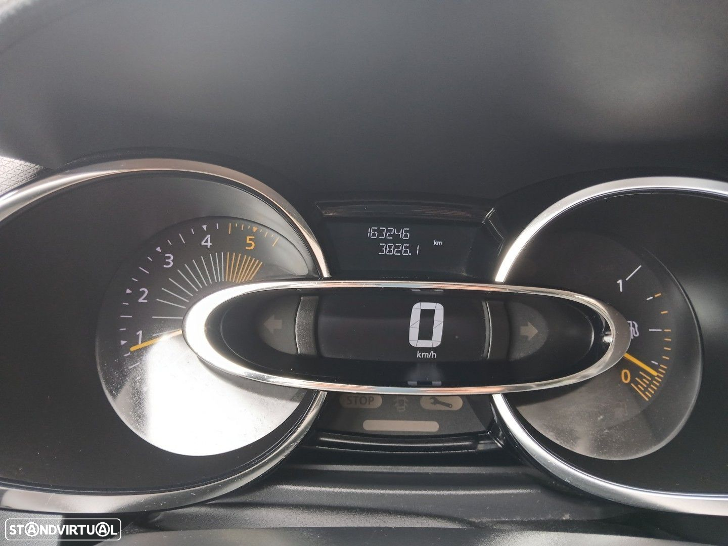Renault Clio - 25